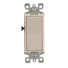 Encontre as melhores imagens profissionais gratuitas sobre leviton illuminated 3 way switch wiring diagram. Leviton Decora 15 Amp 3 Way Illuminated Switch Light Almond R76 05613 2ts The Home Depot