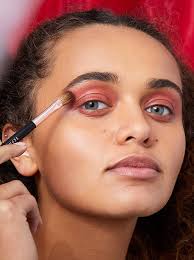 Learning how to create a simple yet gorgeous neutral eyeshadow look is key for your success at applying appropriate everyday eye makeup. How To Wear Red Smokey Eye Makeup Makeup Com