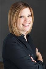 Aimee Medeiros's Instagram, Twitter & Facebook