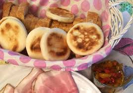 Le tigelle, dette anche crescentine o crescenti, sono delle focacce tipiche delle zone montane dell'emilia romagna a base di ac… 29 follower. Tigelle O Crescentine Origine E Segreti Peroni Snc Blog