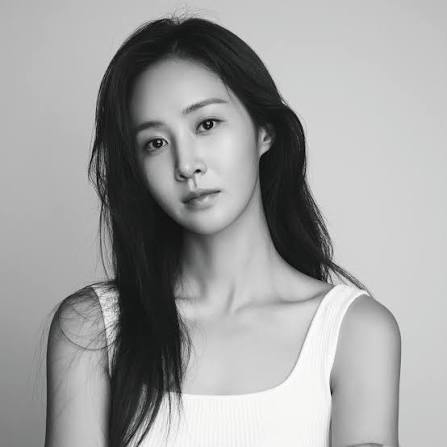Kwon YuRi 권유리 - Kwon YuRi 권유리 updated her profile picture.