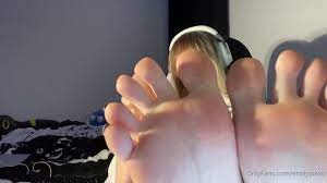 Emily Pie Its Foot Friday Do U Think I Could Make U Bust Like This With My  Toes