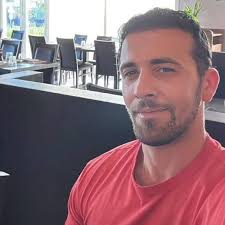 Happy Weekend friends, some of us still got to go to work today... ❤️❤️❤️❤️