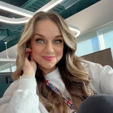 Roslyn Murray's Instagram, Twitter & Facebook