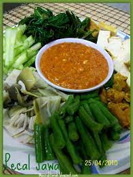 Rasanya manis, sesuai dimakan pada waktu sarapan ataupun minum petang. Periuktanah Pecal Jawa