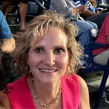 Simone and Zara Hall are already making a name for themselves in the diving  world. The sisters are just the second and third divers in Park Tudor's  program history. This year, they