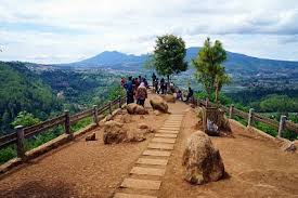 Baca ulasan lengkapnya di sini! 9 Tempat Terbaik Untuk Percutian Di Bandung Perjalanan Backpacking Anda Di Indonesia Cari Homestay