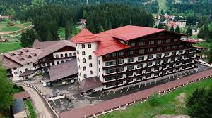 * 12 single rooms (60 sqm) * 51 double rooms (100 sqm) * 18 suites (120 sqm) * 6 luxury suites (200 sqm). Hotel Aurelius ImpÄratul Romanilor Poiana BraÈov Youtube