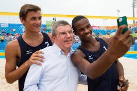Usa men's national team head coach john speraw made changes to his squad during the first week of the 2021 fivb volleyball nations league in rimini, and just three players started all three matches including micah christenson and erik shoji. Usa Volleyball On Twitter Torey Defalco And Louis Richard Having Fun With Ioc Pres Thomas Bach As They Pose For A Selfie At The Youtholympics Http T Co Eoqueazjth
