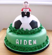 Cake central definitely has some enthusiastic football fans out there, and we were totally amazed by the football cakes your team spirit. Football Cakes Decoration Ideas Little Birthday Cakes