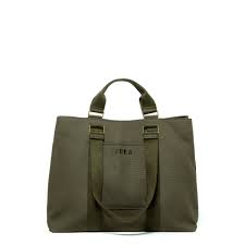 Транскрипция и произношение слова bag в британском и американском вариантах. The Perfect Work Bag Feed Gives 50 Meals