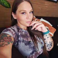 Ben voyons caliss 😳 Sa donne pas trop le goût d'aller a Cuba. Ceux qui  sont là , est si pire que les médias nous parle?