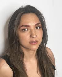 ✨✨GIVEAWAY✨✨ One free year of Brow Love. One lucky person will win brow  shaping and tints for an entire year! It's simple! Like, share and tag a  friend in comments for entry! (