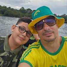 Юли Тонкин изземва бизнеса на Божинката, защото разбира от продажби. Ще си  дадете ли парите за семинарите на този стойностен човек? Линкът към  изказването е в коментарите. Междувременно, ние ви даваме стойност