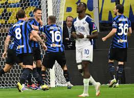 بالصور: إنتر ميلان يضغط على نابولي بتجاوز فيرونا | كووورة