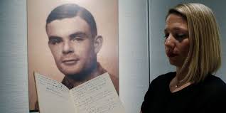 영국 정보부가 동성애자란 이유로 탄압받았던 수학자 앨런 튜링에게 공식 사과하다 < 뉴스&이슈 < 기사본문