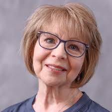 Lisa Vosberg's Instagram, Twitter & Facebook