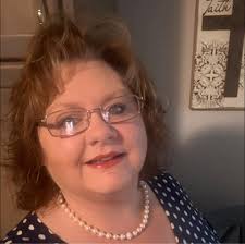 Who in Noblesville makes cookies with college logos