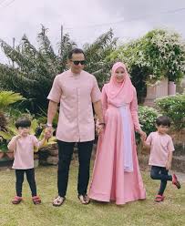 Saya tidak faham kenapa kami dituduh berkhalwat sedangkan setahu saya maksud. Rotikaya Meriah Sungguh Keluarga Norman Hakim Dan Memey Facebook