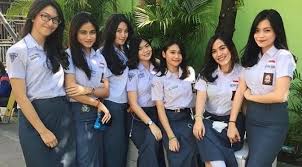 Koleksi terbaru kumpulan foto gadis cewek paling cantik di indonesia dari sabang sampai marauke maka tentu saja kalian bisa menemukanya hanya disini. 12 Gaya Anak Sekolahan Ketika Berfoto Kamu Yang Mana