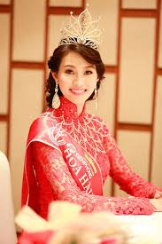 Trong khi đó, chuyện xử lý việc tặng bằng khen với danh hiệu giáo sư âm nhạc trao cho ngọc sơn cũng thu hút sự chú ý của công chúng. Ä'ang Thu Thao Hoa Hau Viet Nam 2012 Ä'áº·ng Thu Tháº£o Ä'áº·ng Thu Tháº£o Ä'Äƒng Quang Hoa Háº­u Viá»‡t Nam