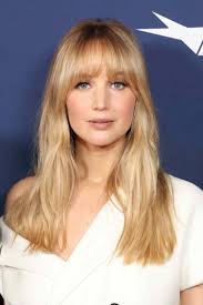 Jennifer Bangs's Instagram, Twitter & Facebook