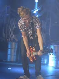 English musician, singer, composer, author and youtube vlogger. Tom Fletcher Wikipedia
