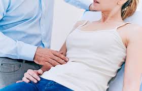 Kesakitan di bahagian perut ke kiri sering dikaitkan dengan proses keradangan permulaan dalam usus besar, lebih tepat di bahagian bawahnya. Sakit Di Sebelah Kiri Kenapa Sebelah Kiri Sebelah Sakit Komprehensif Mengenai Kesihatan Di Ilive