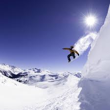 Watch: Tricks From The World'S Best Snowboarders On A 30-Foot Quarterpipe