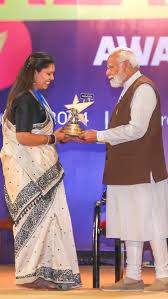 Grateful and Honoured to receive 'Best Creator in Food Category' Award from  our honourable Prime Minister Shri @narendramodi ji at  #nationalcreatorsaward . Ye Award 🏆 hum sabka hai, Maine mehnat ki aur