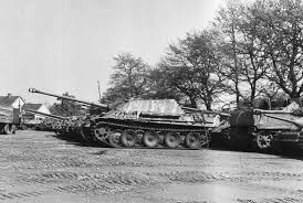 Jagdpanther 59 (stripe camouflage) - Panzerjäger-Ersatz- und Ausbildungs-Abteilung 20 Oldenburg May 1945 | World War Photos