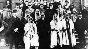 هو العزيز العظيم المنيع الجناب ، وهو مع ذلك غفور لمن تاب إليه وأناب ، بعدما عصاه وخالف أمره ، وإن كان تعالى عزيزا ، هو مع ذلك يغفر ، ويرحم ، ويصفح ، ويتجاوز. Ù‚ØµØ© Ø±Ø­Ù„Ø© Ù„ÙØªÙ‰ Ø³Ø¹ÙˆØ¯ÙŠ Ù‚Ø§Ø¨Ù„ Ù…Ù„Ùƒ Ø¨Ø±ÙŠØ·Ø§Ù†ÙŠØ§ Ù…Ù†Ø° 95 Ø³Ù†Ø©