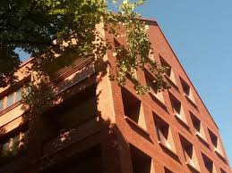 Das rote haus, frankfurts rote meile ist ein prunkvolles bordell für das gesamte rhein main gebiet! Haus Schlossstrasse In Frankfurt Von Architekt Stefan Forster Kulturexpress Info