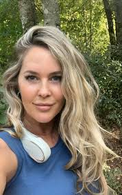 Like TV Mother, Like TV daughter. ❤️ Thanks to my friends at the Bewitched  History Book for the cute photo. 😊