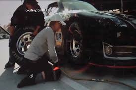 Christmas abbott is the first female to be part of a nascar pit crew working for michael waltrip racing. Women In Racing Christmas Abbott First Female Nascar Pit Crew Member Nascar Pit Crew Christmas Abbott Crew Members