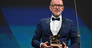 مشاهدة و تحميل فيلم nomadland 2020 مترجم اونلاين كامل مشاهدة فبلم nomadland 2020 مترجم. Nomadland Wins Top Prize At Venice Film Festival Dubai 92 Your Dubai 92