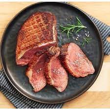 The traditional magret de canard recipe was developed in the southwest of france and by michelin starred chef, andré daguin, who added it to his menu at the hôtel de france in auch in 1959. Magret De Canard Cru Auchan Frais