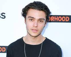 After their father is murdered under mysterious circumstances, the three locke siblings and their mother move into their ancestral home, keyhouse, which they discover is full of magical keys that may be connected to their father's death. Who Plays Lucas Caravaggio In Locke Key Felix Mallard Netflix S Locke Key Popbuzz