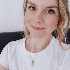 I loved meeting @chroniclesofnanja a couple of months ago. She has the best  Houston recs and is so incredibly sweet. And I love the way she rocks my  ceramic necklace! (And her