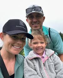 Leeann Smelley's Instagram, Twitter & Facebook