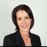 Lisa Marlow's Instagram, Twitter & Facebook