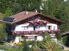 Die geräumigen zimmer und apartments bieten kostenloses wlan und einen balkon mit bergblick. Haus Bergwelt Lermoos Aktualisierte Preise Fur 2021