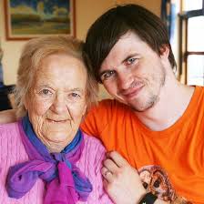 How to make a loved one's move into a retirement home easier