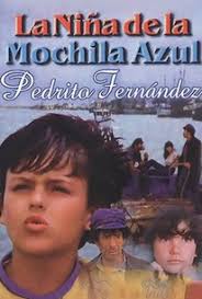 La niña de la mochila azul