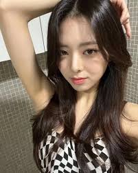 ITZY Yuna '신유나' 丶 added a new photo.