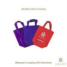 Chloé's iconic marcie bag has been given a fresh update for ss21. 100 200 300pcs A5 Custom Design 90gsm With 1 Colour Printing Non Woven Bag Paling Murah Shopping Bag Shopee Malaysia