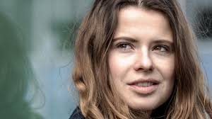 Über luisa neubauers liebesleben ist so gut wie nichts bekannt, da die junge frau dieses unter verschluss hält. Luisa Neubauer Gebt Den Jungen Eine Wahl Stimme Stern De