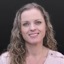 Amanda Ruse's Instagram, Twitter & Facebook