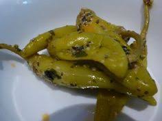 Verboten Gut Peperoni In Knoblauch Krautern Eingelegt Peperoni Gegrillte Peperoni Griechisches Essen