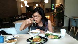 Deal is available at sushi kitchen's kota damansara branch only. Sushi Kitchen Kota Damansara Petaling Jaya Malaysia Vegan Food Adventures With Raw Chef Yin Youtube